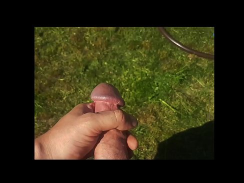 ❤️ Bidh hottie a 'faighinn a pussy pinc fucked agus cums le squirt ann an gàrradh samhraidh ️❌ Porn dachaigh aig gd.pornpk.ru